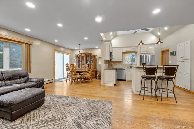 326 4th Street, East Northport, NY 11731