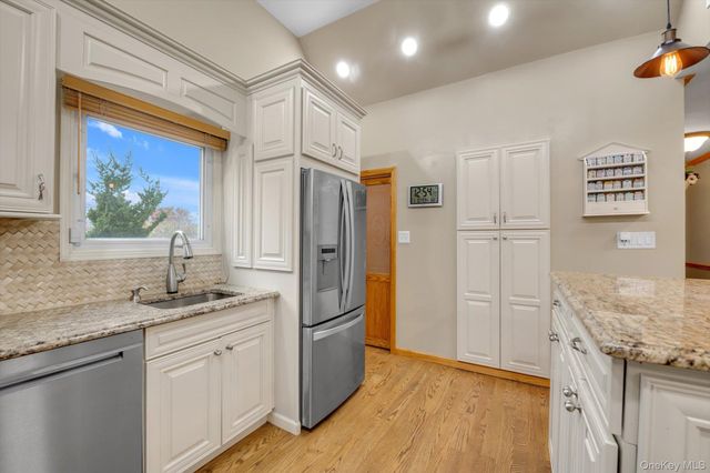 326 4th Street, East Northport, NY 11731