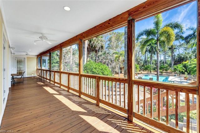 5660 English Oaks LN, Naples, FL 34119