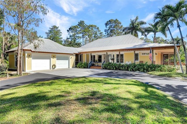 5660 English Oaks LN, Naples, FL 34119