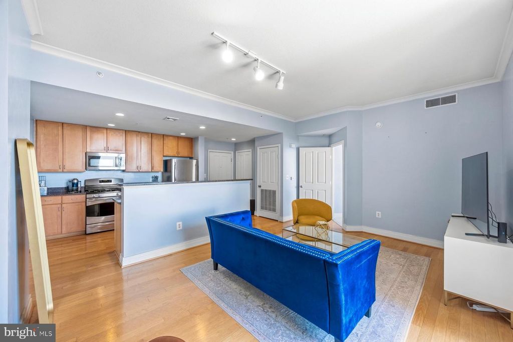 Image 12 of property listing at 414 WATER ST #3001, Baltimore, MD 21202