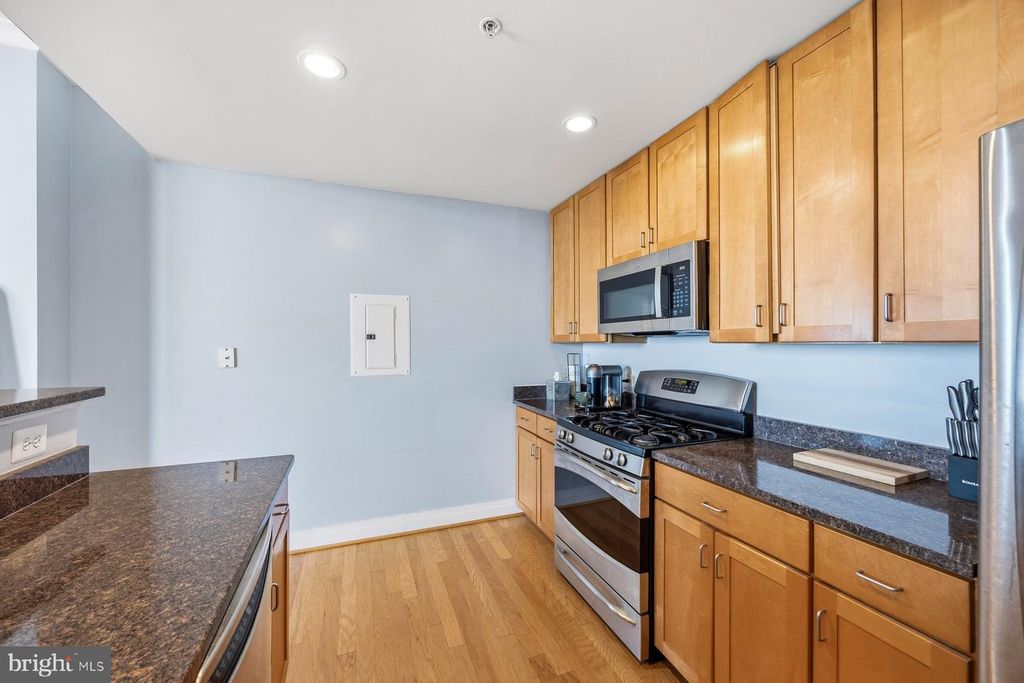 Image 4 of property listing at 414 WATER ST #3001, Baltimore, MD 21202