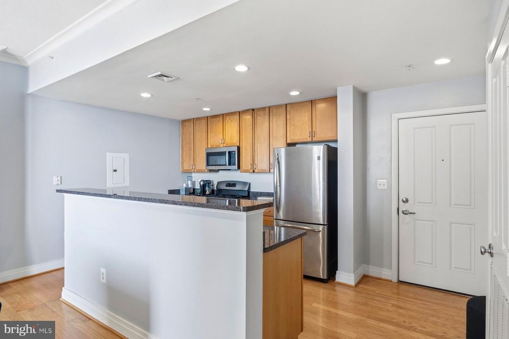 Image 5 of property listing at 414 WATER ST #3001, Baltimore, MD 21202