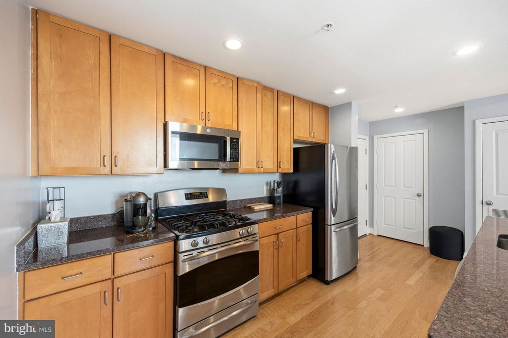Image 6 of property listing at 414 WATER ST #3001, Baltimore, MD 21202
