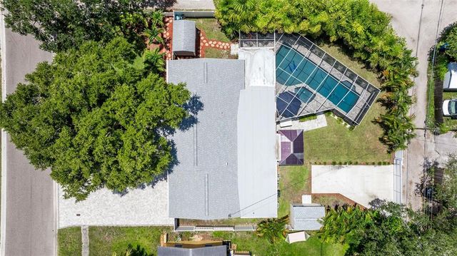 865 48TH AVENUE N, St Petersburg, FL 33703