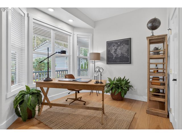 15900 S LORA Ct, Oregon City, OR 97045