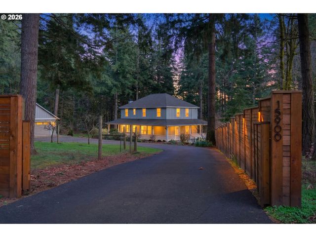 15900 S LORA Ct, Oregon City, OR 97045