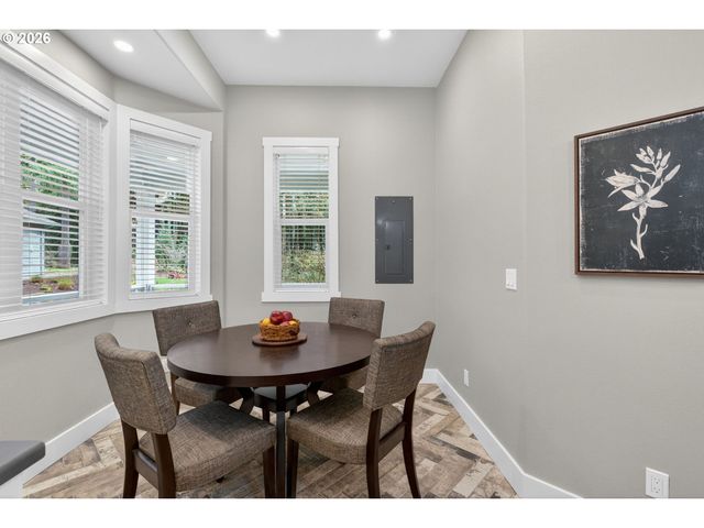 15900 S LORA Ct, Oregon City, OR 97045