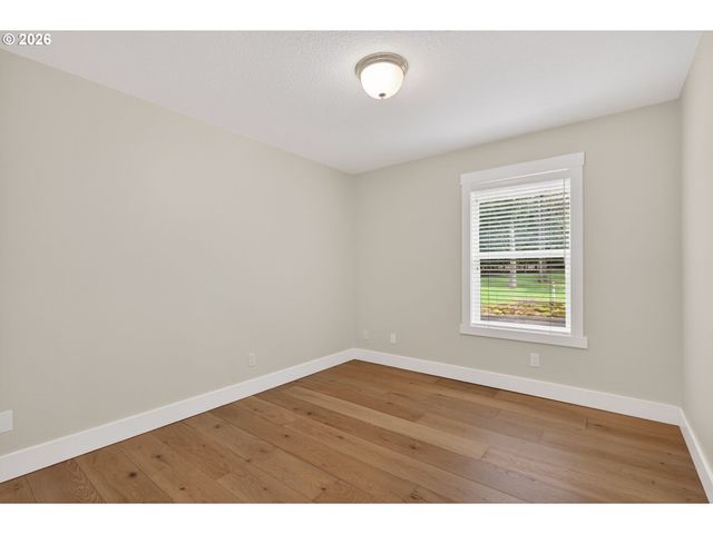 15900 S LORA Ct, Oregon City, OR 97045