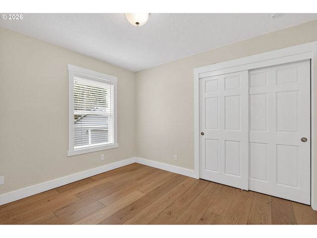 15900 S LORA Ct, Oregon City, OR 97045