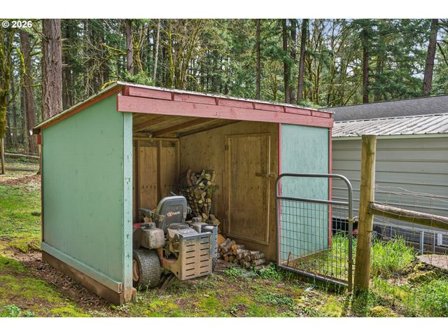 15900 S LORA Ct, Oregon City, OR 97045