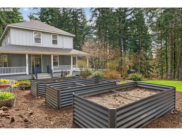 15900 S LORA Ct, Oregon City, OR 97045