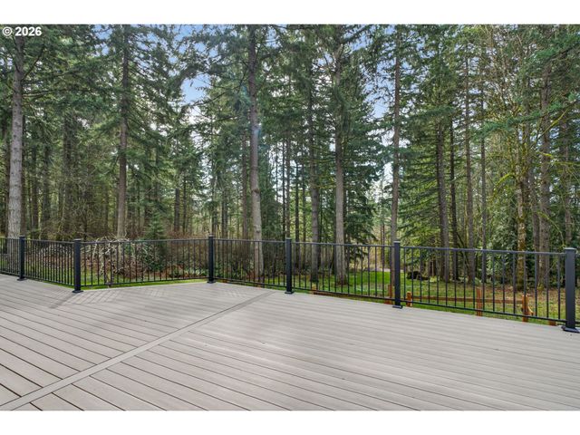 15900 S LORA Ct, Oregon City, OR 97045