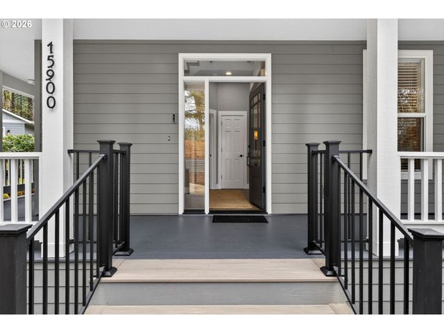 15900 S LORA Ct, Oregon City, OR 97045