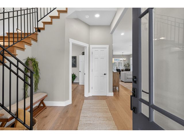 15900 S LORA Ct, Oregon City, OR 97045