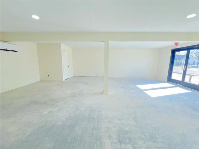 7704 Irvington Boulevard, Houston, TX 77022