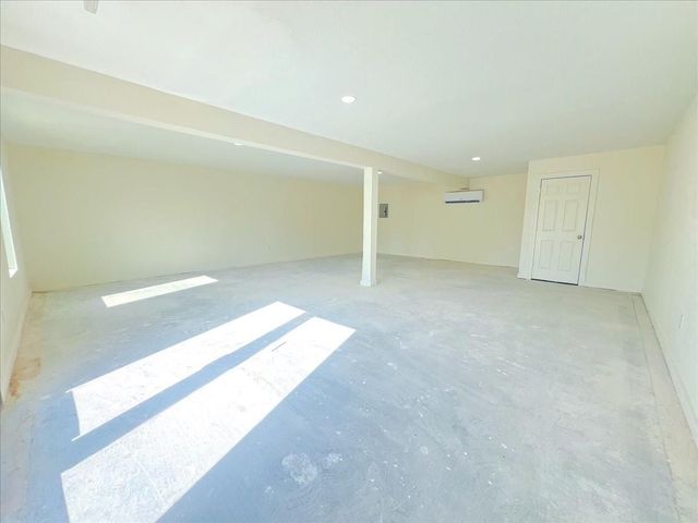 7704 Irvington Boulevard, Houston, TX 77022