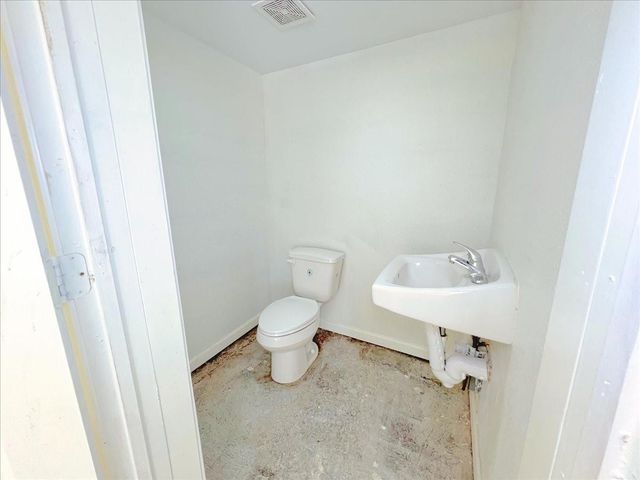 7704 Irvington Boulevard, Houston, TX 77022