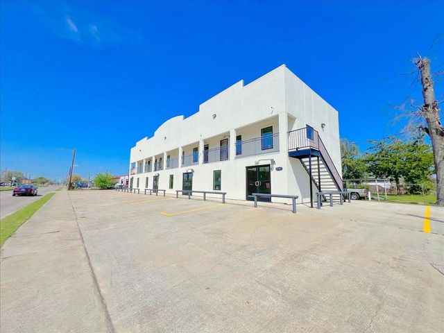 7704 Irvington Boulevard, Houston, TX 77022