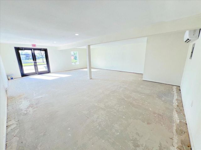 7704 Irvington Boulevard, Houston, TX 77022