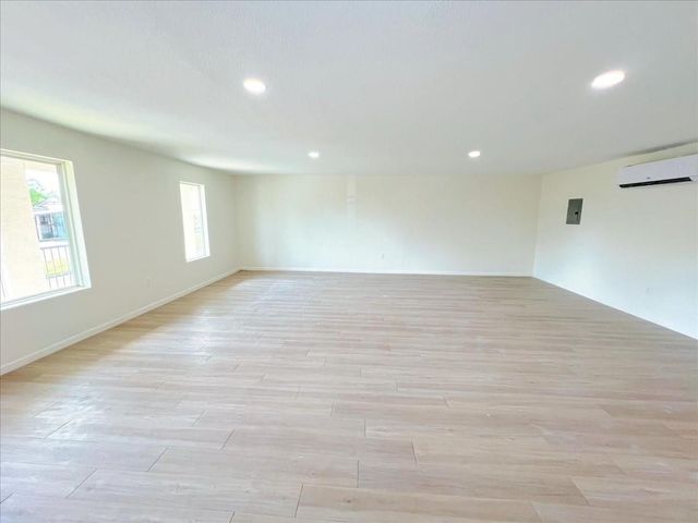 7704 Irvington Boulevard, Houston, TX 77022