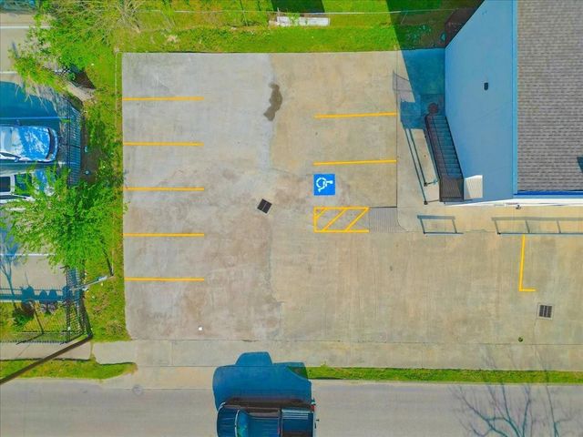 7704 Irvington Boulevard, Houston, TX 77022