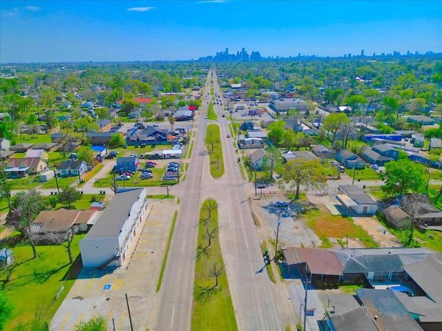 7704 Irvington Boulevard, Houston, TX 77022