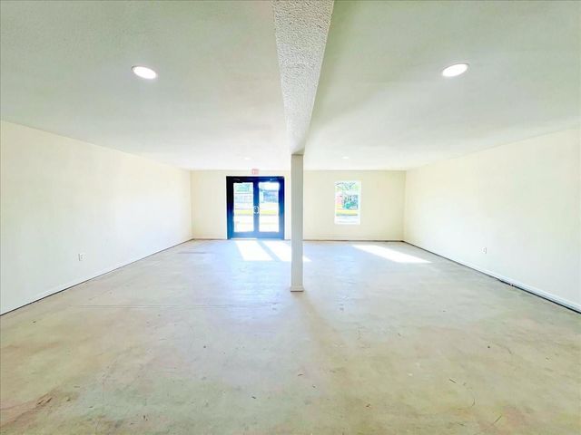 7704 Irvington Boulevard, Houston, TX 77022