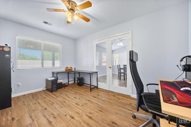 5813 Pendleton Falls Drive, Bakersfield, CA 93312