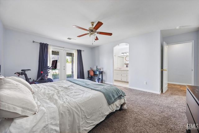 5813 Pendleton Falls Drive, Bakersfield, CA 93312