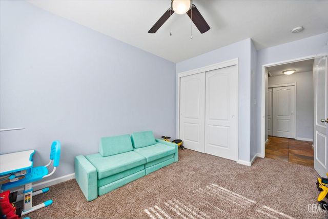 5813 Pendleton Falls Drive, Bakersfield, CA 93312