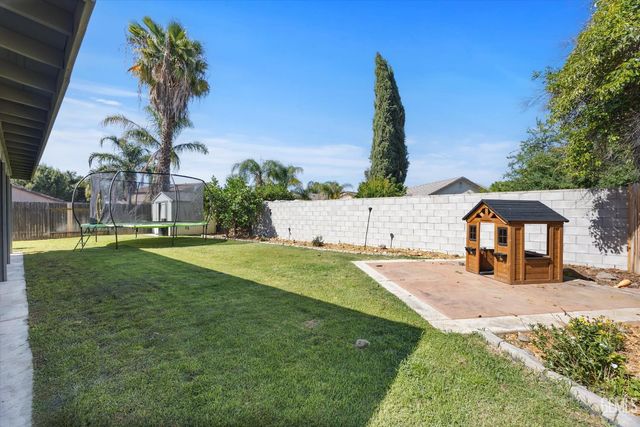 5813 Pendleton Falls Drive, Bakersfield, CA 93312