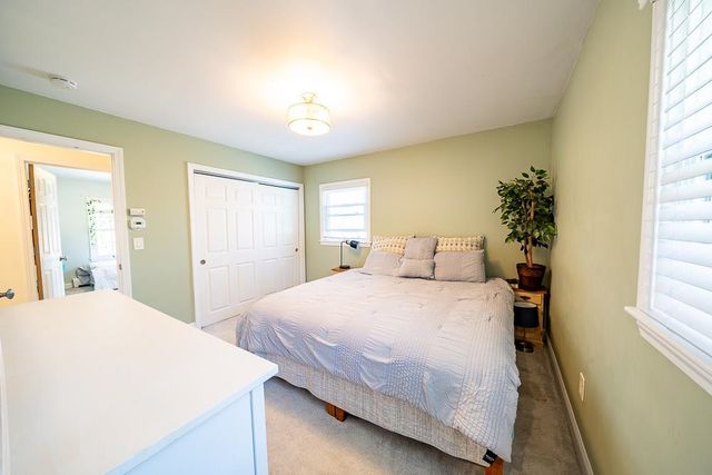 75 Hall Road, Londonderry, NH 03053