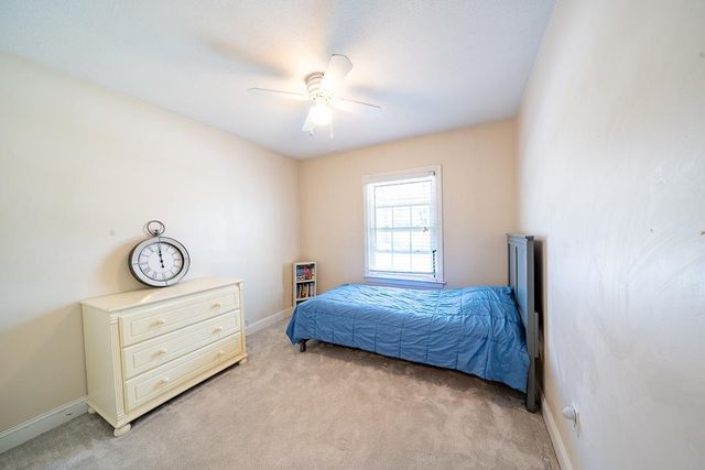 75 Hall Road, Londonderry, NH 03053