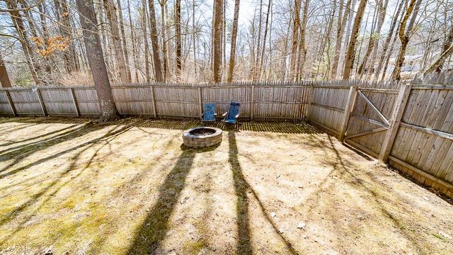 75 Hall Road, Londonderry, NH 03053