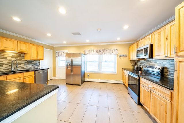 75 Hall Road, Londonderry, NH 03053