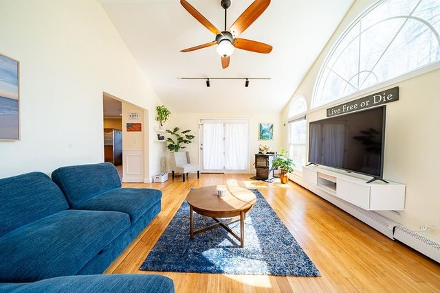 75 Hall Road, Londonderry, NH 03053