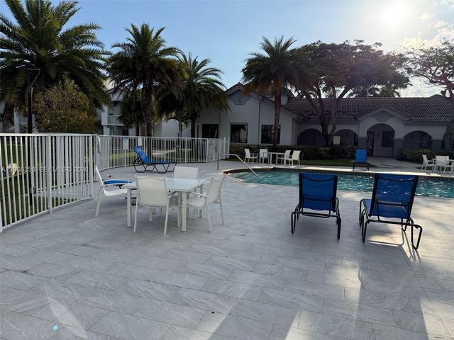 2600 S University Dr 226, Davie, FL 33328