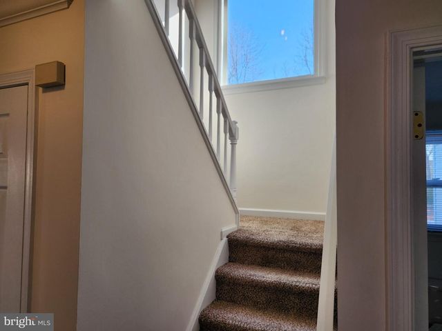4 ORIOLE DR, Voorhees, NJ 08043