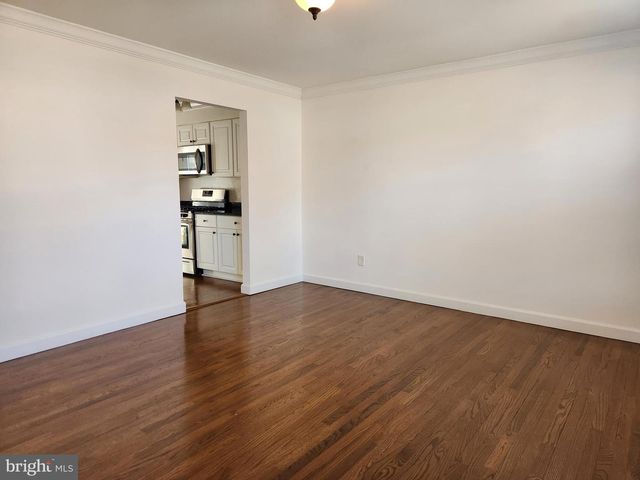 4 ORIOLE DR, Voorhees, NJ 08043