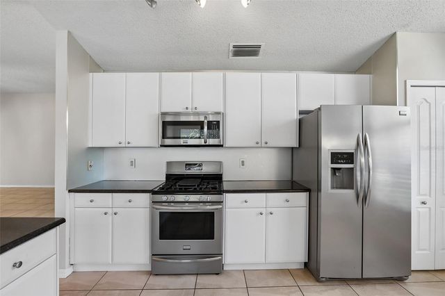 10216 CHARLESTON CORNER ROAD, Tampa, FL 33635