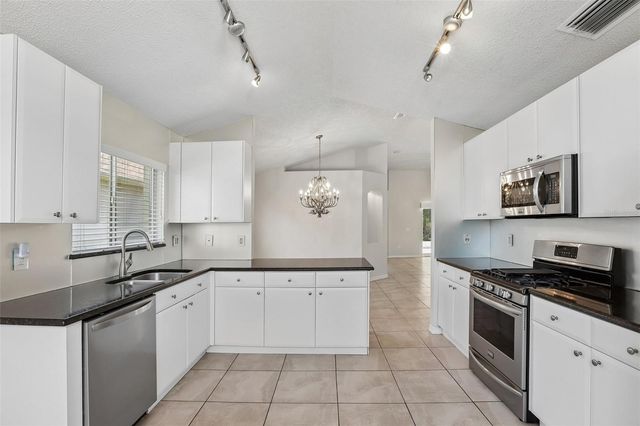 10216 CHARLESTON CORNER ROAD, Tampa, FL 33635