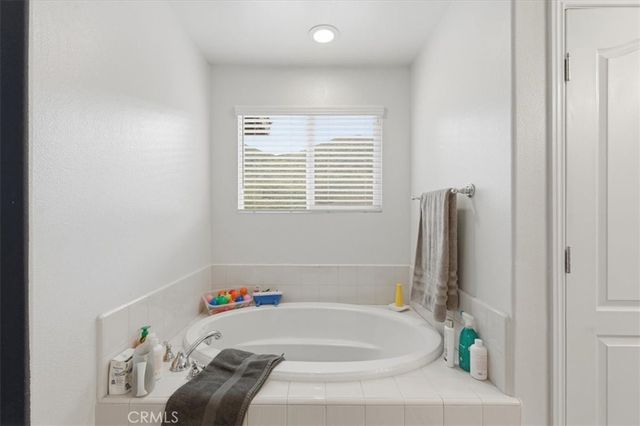 34326 Heather Ridge Court, Lake Elsinore, CA 92532