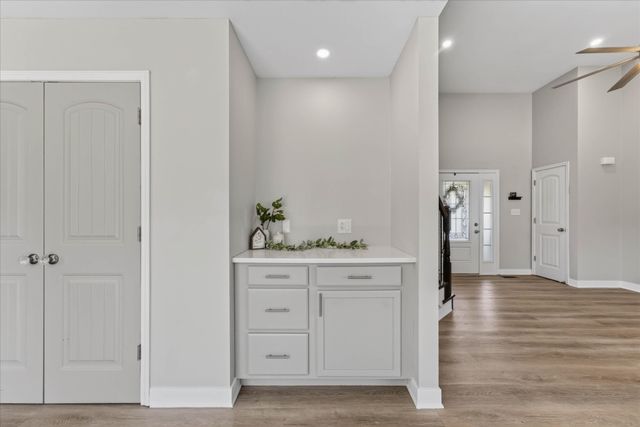998 Dwight Eisenhower Way, Clarksville, TN 37042