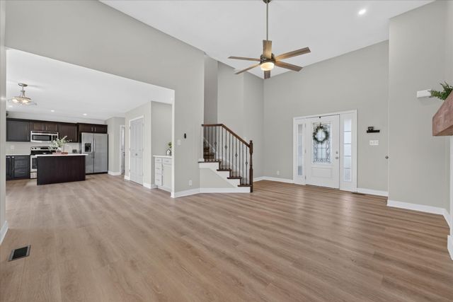 998 Dwight Eisenhower Way, Clarksville, TN 37042