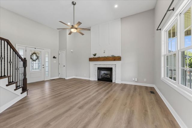 998 Dwight Eisenhower Way, Clarksville, TN 37042