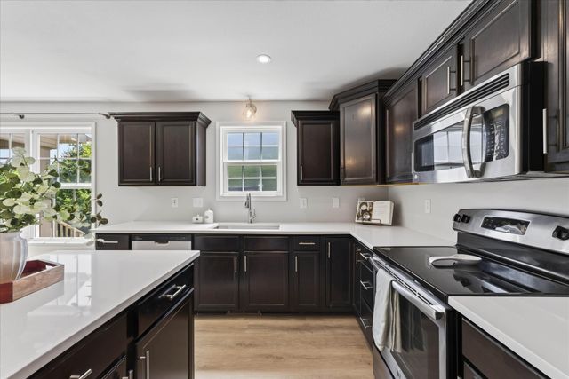 998 Dwight Eisenhower Way, Clarksville, TN 37042