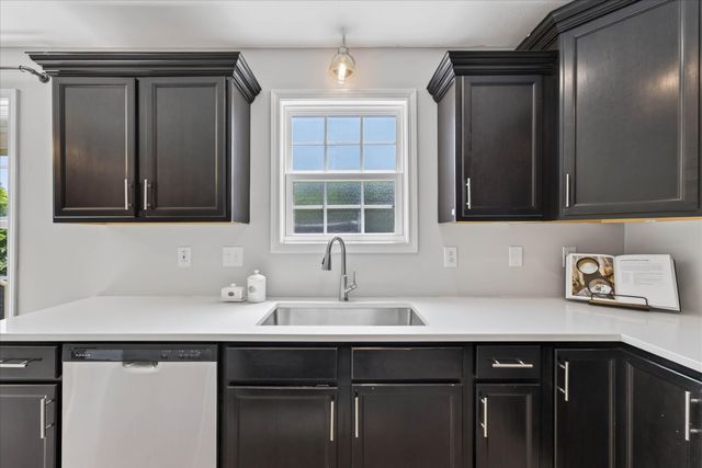998 Dwight Eisenhower Way, Clarksville, TN 37042