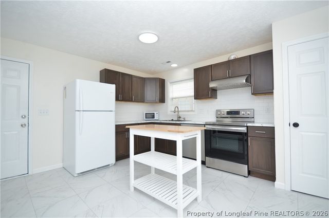 6329 Foxglenn Drive, Fayetteville, NC 28314