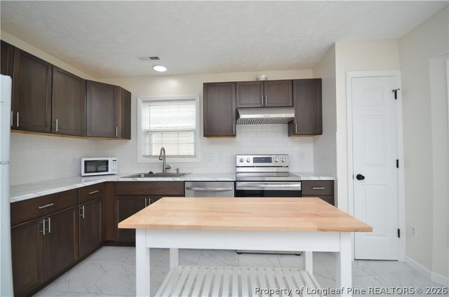 6329 Foxglenn Drive, Fayetteville, NC 28314